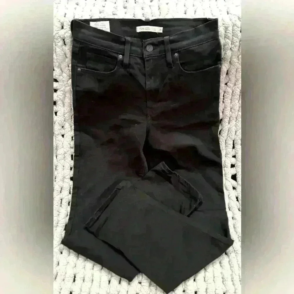 Levi’s Premium 724 High Rise Straight Black Jeans